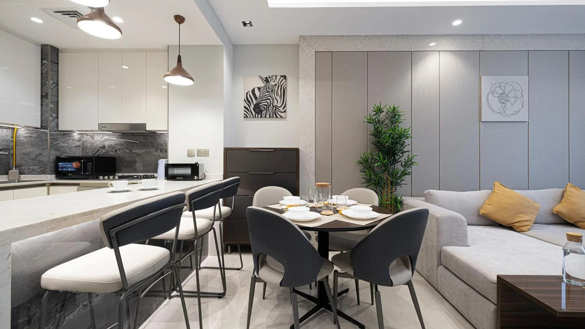 Modern 1Br In Nobles Tower With Gym & Pool Apartment Dubai