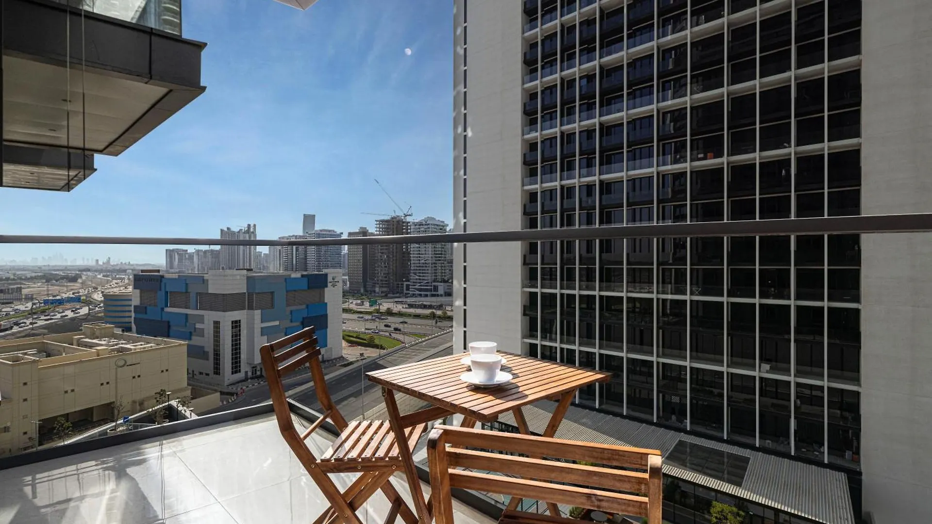Modern 1Br In Nobles Tower With Gym & Pool Apartment Dubai