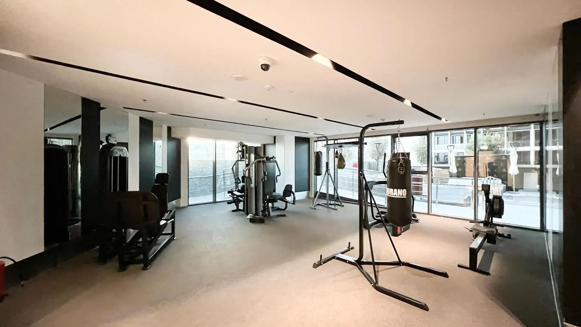 Modern 1Br In Nobles Tower With Gym & Pool Apartment Dubai