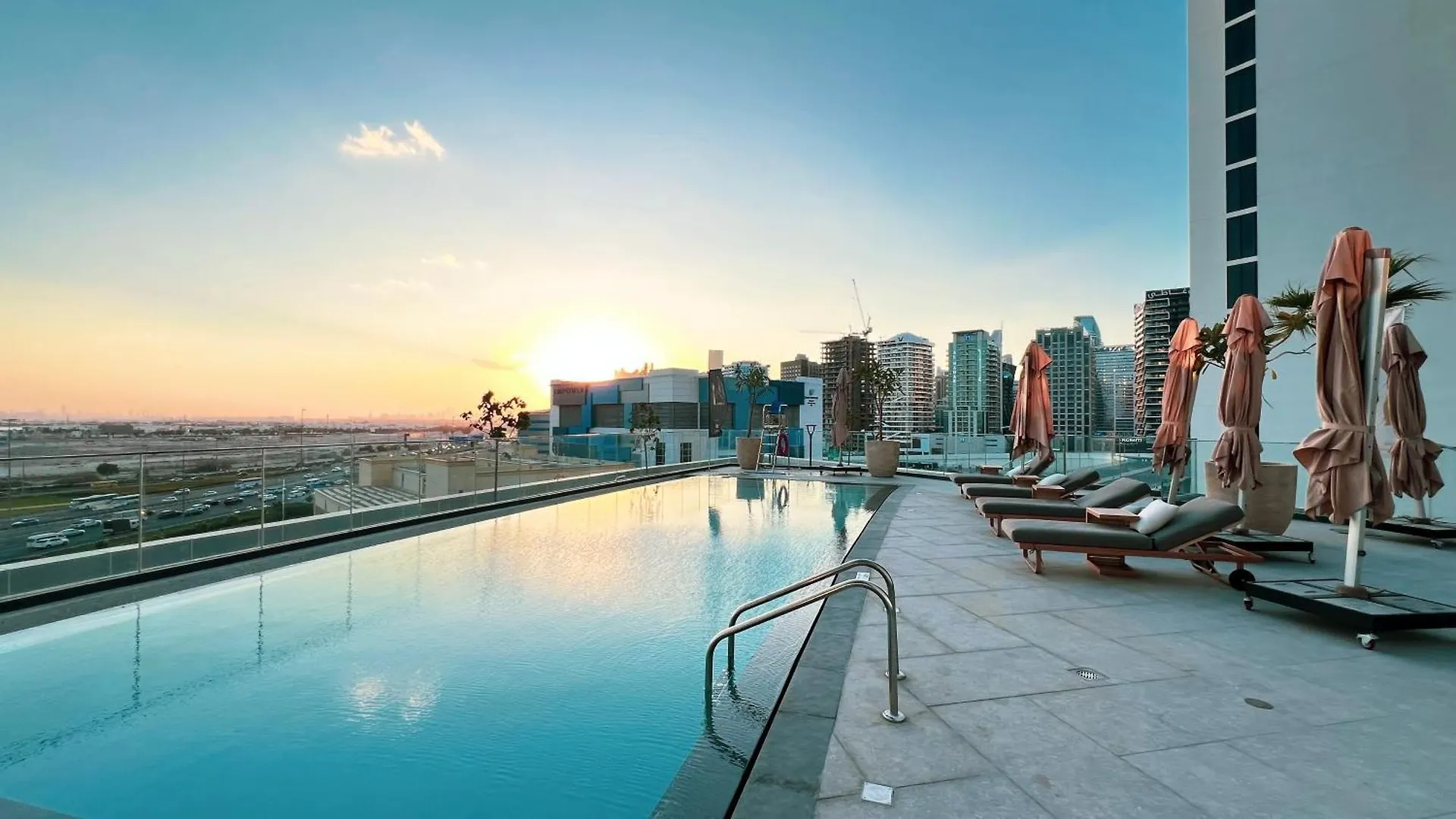 Modern 1Br In Nobles Tower With Gym & Pool Apartment Dubai 0*,