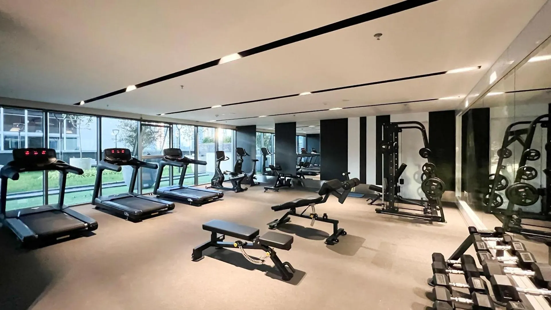 Modern 1Br In Nobles Tower With Gym & Pool Apartment Dubai