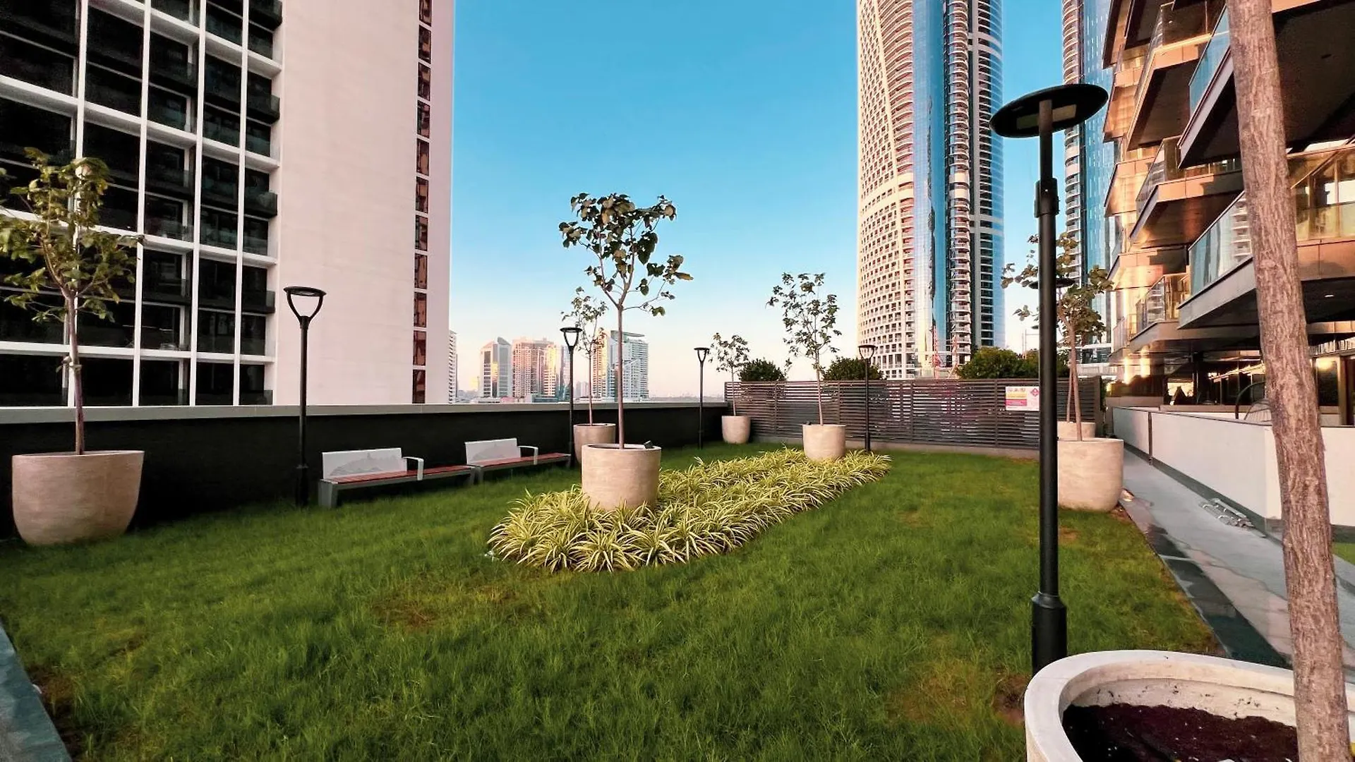 Modern 1Br In Nobles Tower With Gym & Pool Apartment Dubai