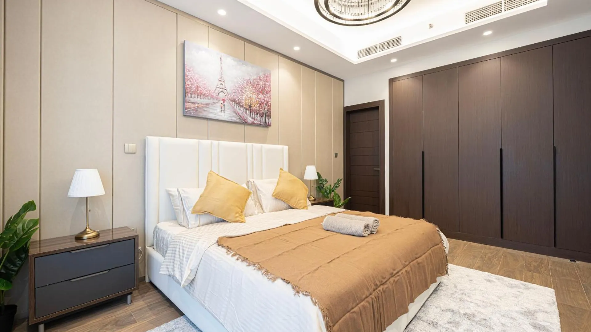 Modern 1Br In Nobles Tower With Gym & Pool Apartment Dubai